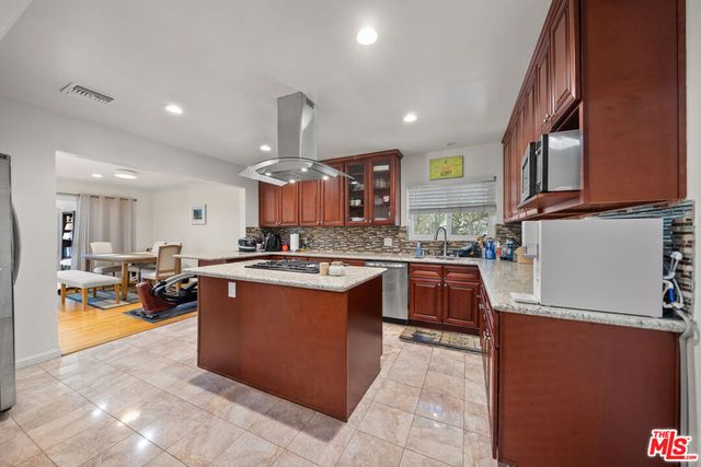 3114 Henrietta Avenue, La Crescenta, CA 91214