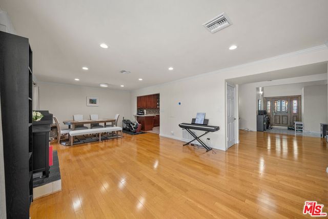 3114 Henrietta Avenue, La Crescenta, CA 91214