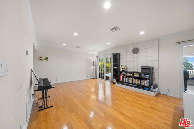 3114 Henrietta Avenue, La Crescenta, CA 91214