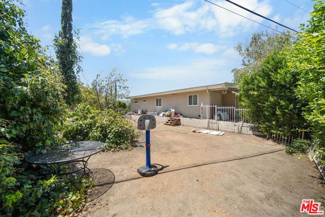 3114 Henrietta Avenue, La Crescenta, CA 91214
