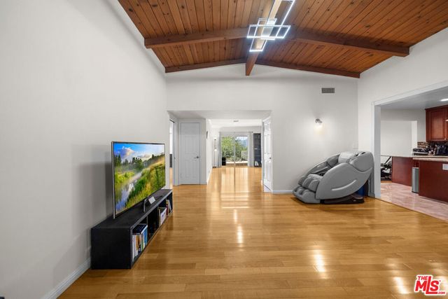 3114 Henrietta Avenue, La Crescenta, CA 91214