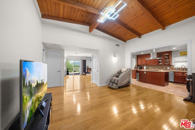 3114 Henrietta Avenue, La Crescenta, CA 91214