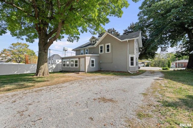 118 S 1ST Street, Long Grove, IA 52756