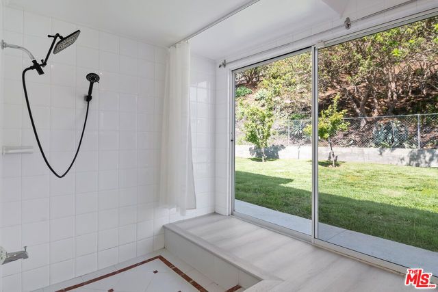 18073 Sandy Cape Drive, Pacific Palisades (los Angeles), CA 90272