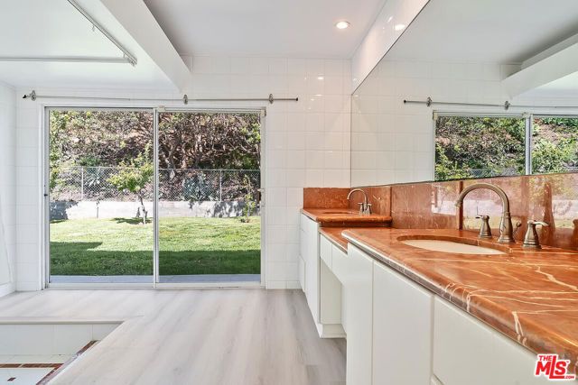 18073 Sandy Cape Drive, Pacific Palisades (los Angeles), CA 90272