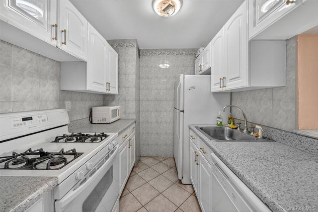 1874 Pelham Parkway S 6E, Bronx, NY 10461
