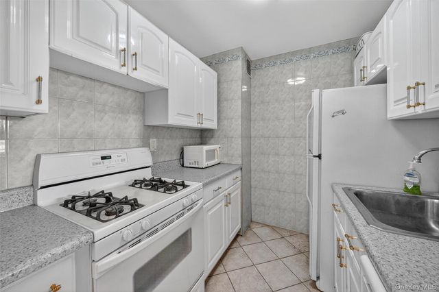 1874 Pelham Parkway S 6E, Bronx, NY 10461