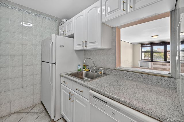1874 Pelham Parkway S 6E, Bronx, NY 10461