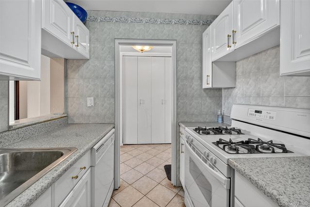 1874 Pelham Parkway S 6E, Bronx, NY 10461