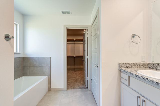 614 E 13th Street, Wolfforth, TX 79382