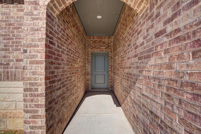 614 E 13th Street, Wolfforth, TX 79382