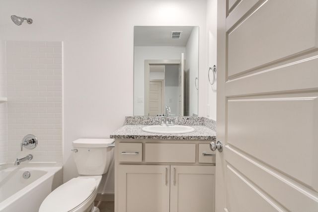 614 E 13th Street, Wolfforth, TX 79382