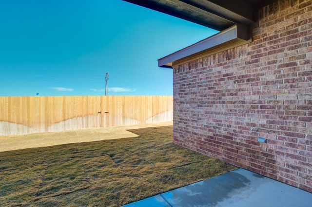 614 E 13th Street, Wolfforth, TX 79382