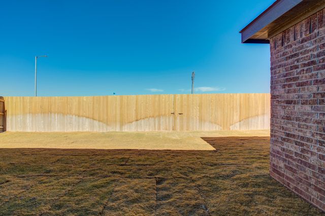 614 E 13th Street, Wolfforth, TX 79382