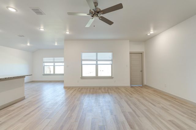 614 E 13th Street, Wolfforth, TX 79382