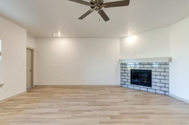 614 E 13th Street, Wolfforth, TX 79382