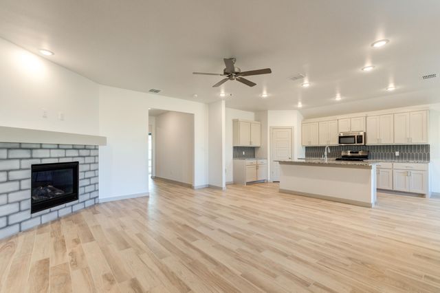 614 E 13th Street, Wolfforth, TX 79382