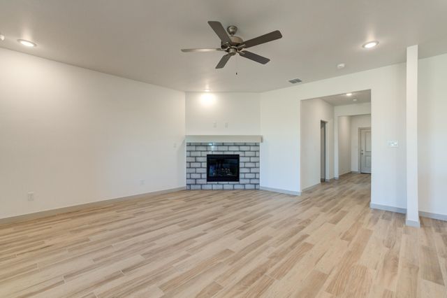 614 E 13th Street, Wolfforth, TX 79382