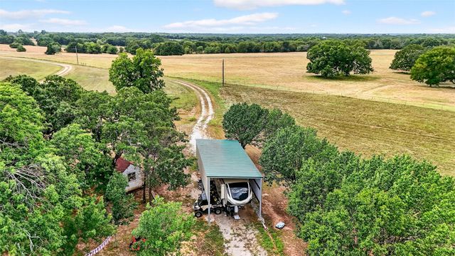 1200 County Road 1215, Savoy, TX 75479