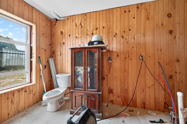 1200 County Road 1215, Savoy, TX 75479