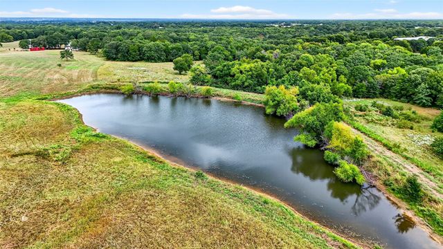 1200 County Road 1215, Savoy, TX 75479