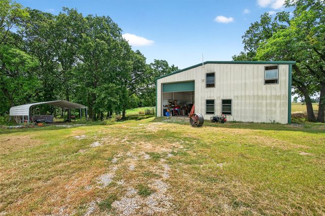 1200 County Road 1215, Savoy, TX 75479