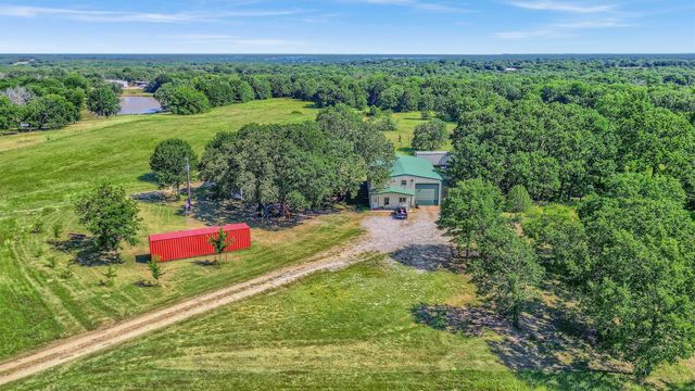 1200 County Road 1215, Savoy, TX 75479