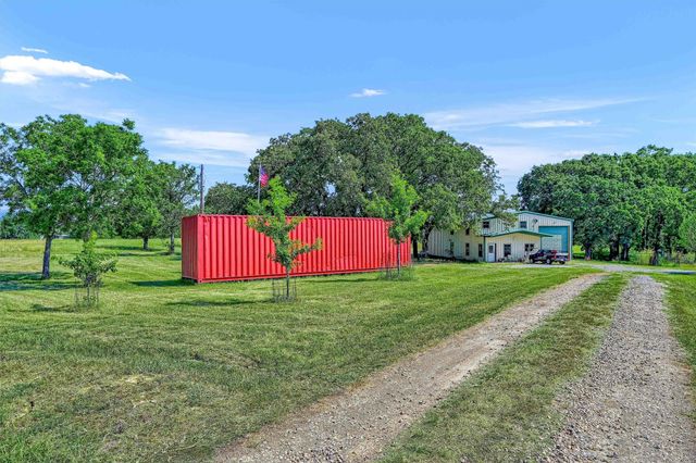 1200 County Road 1215, Savoy, TX 75479