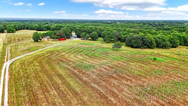 1200 County Road 1215, Savoy, TX 75479