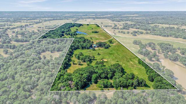 1200 County Road 1215, Savoy, TX 75479