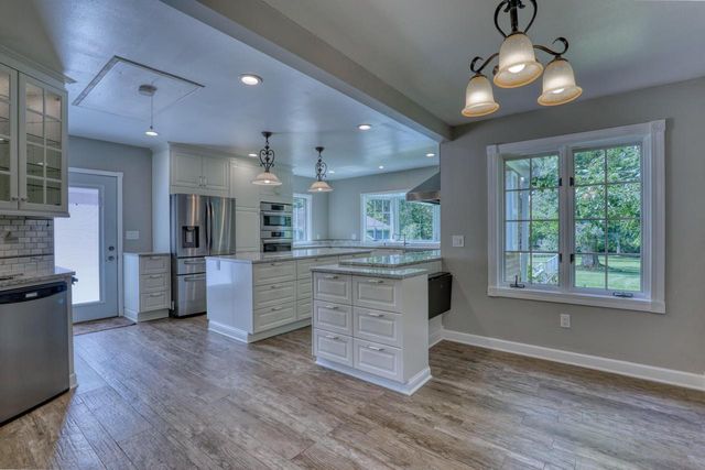 2737 S Waukesha ROAD, West Allis, WI 53227