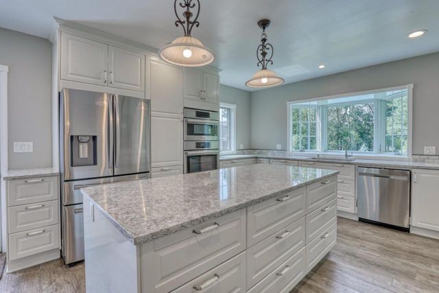 2737 S Waukesha ROAD, West Allis, WI 53227