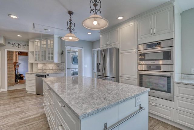 2737 S Waukesha ROAD, West Allis, WI 53227
