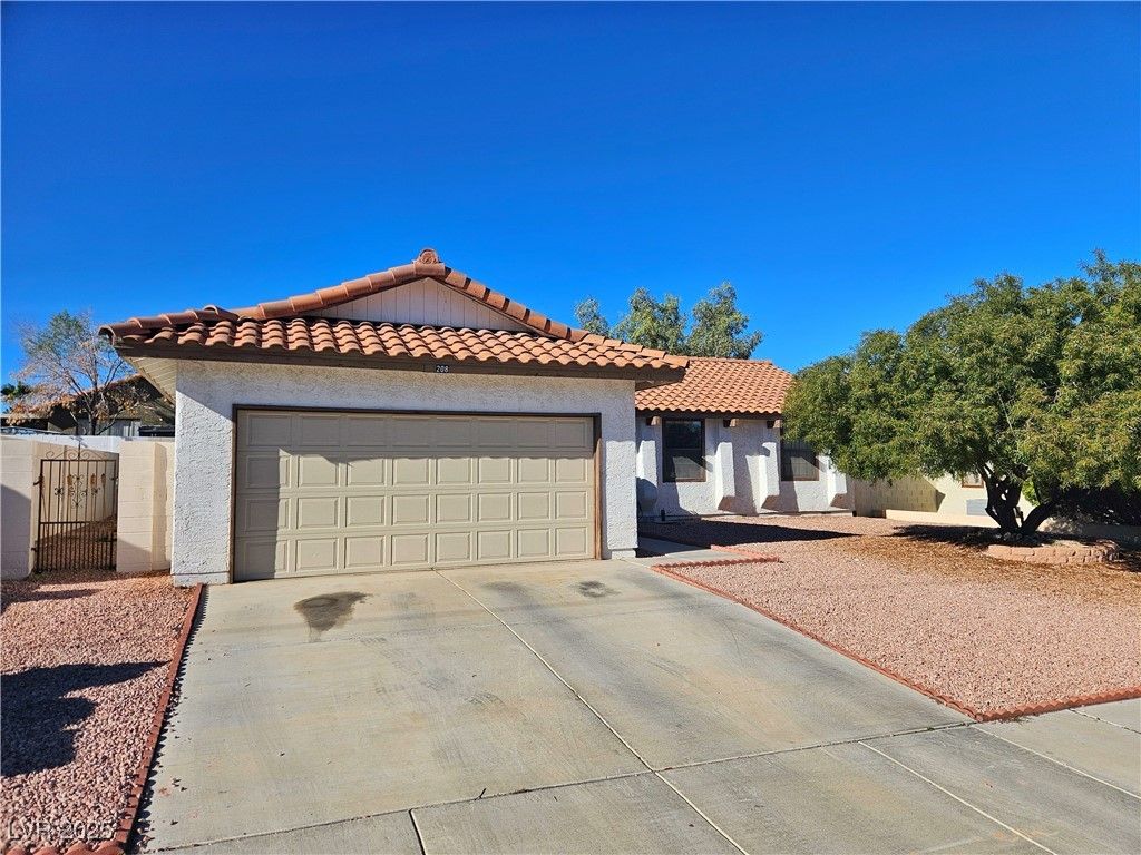 208 Roland Wiley Road, Las Vegas, NV 89145