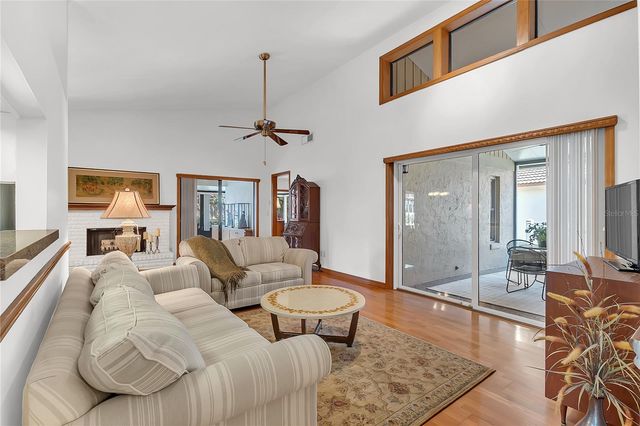 1011 W PEBBLE BEACH CIRCLE, Winter Springs, FL 32708