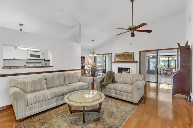 1011 W PEBBLE BEACH CIRCLE, Winter Springs, FL 32708