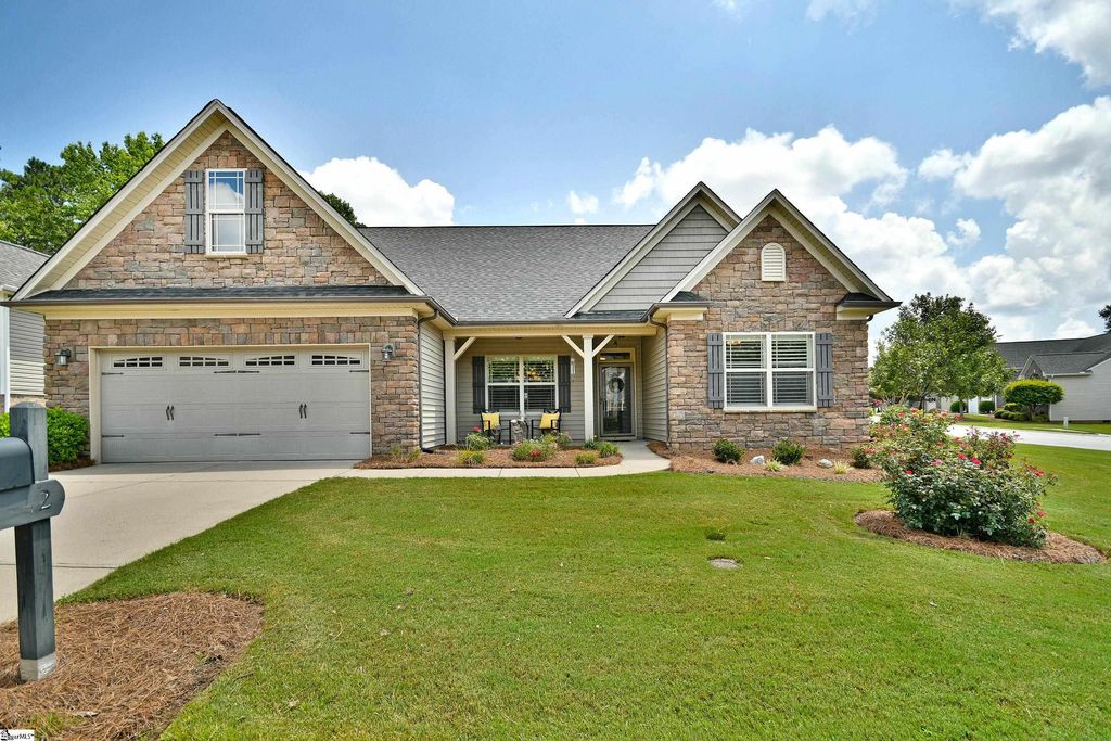 2 Jillian Lee Court, Simpsonville, SC 29681