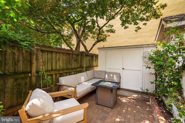 331 11TH ST SE, Washington, DC 20003