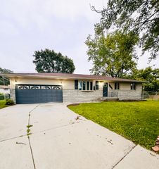 7931 Marshall Place, Merrillville, IN 46410