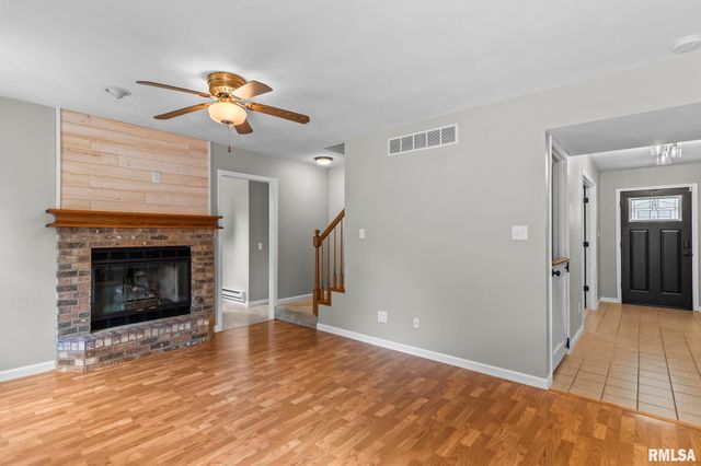 30 SKYVIEW Drive, Springfield, IL 62702