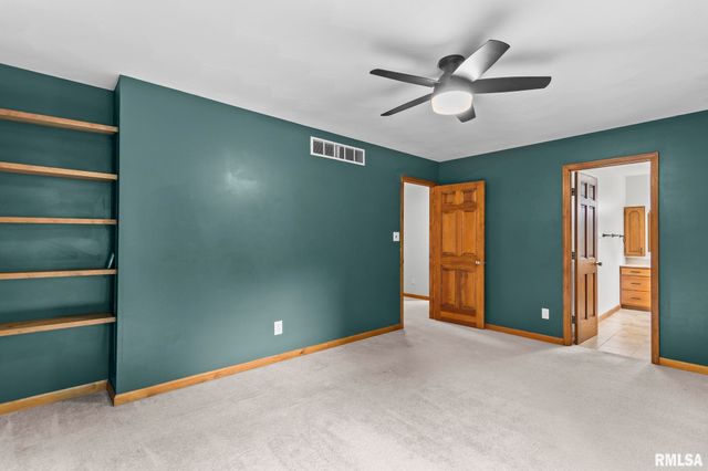 30 SKYVIEW Drive, Springfield, IL 62702