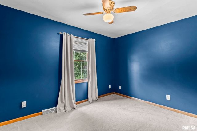 30 SKYVIEW Drive, Springfield, IL 62702