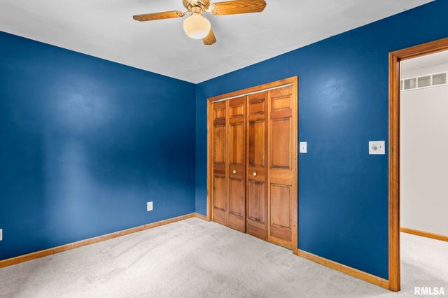 30 SKYVIEW Drive, Springfield, IL 62702