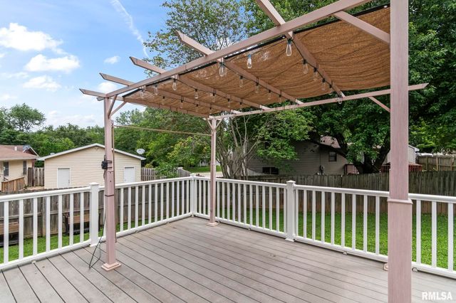 30 SKYVIEW Drive, Springfield, IL 62702