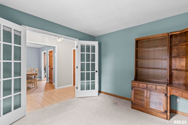 30 SKYVIEW Drive, Springfield, IL 62702
