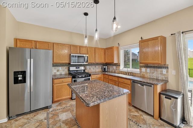 809 Canyon Creek Drive, Holly, MI 48442
