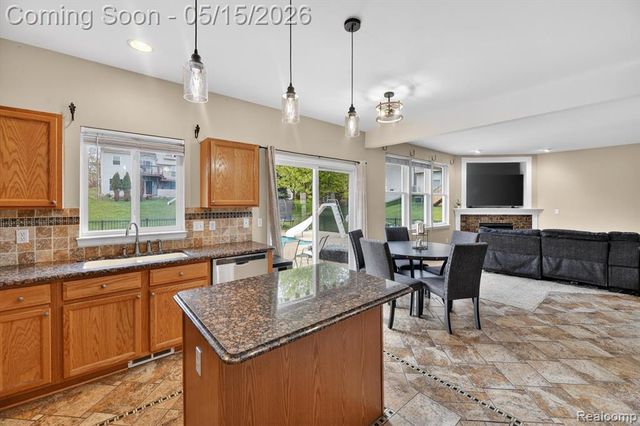 809 Canyon Creek Drive, Holly, MI 48442