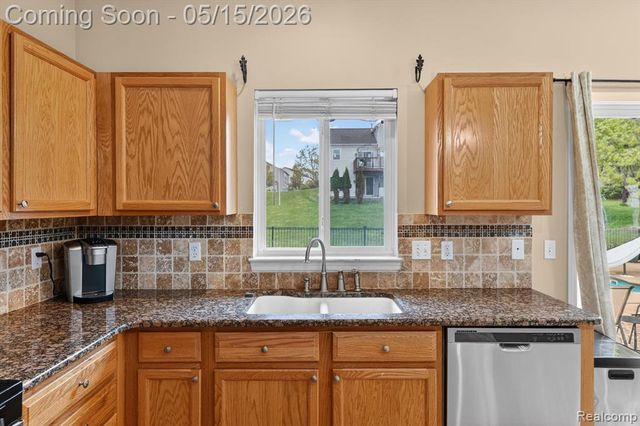 809 Canyon Creek Drive, Holly, MI 48442