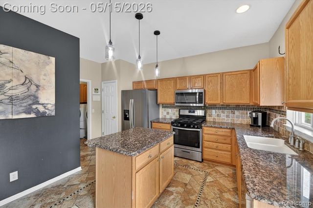 809 Canyon Creek Drive, Holly, MI 48442