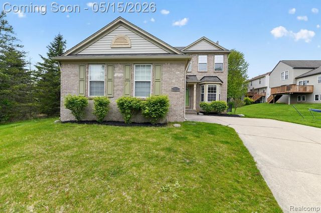 809 Canyon Creek Drive, Holly, MI 48442
